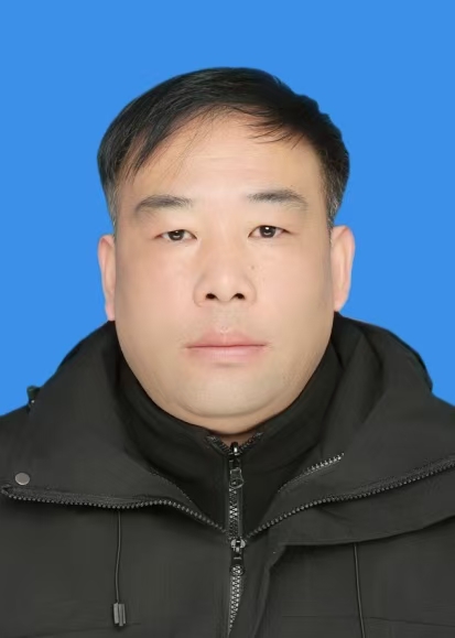 李华