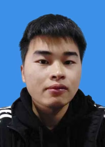 李四龙