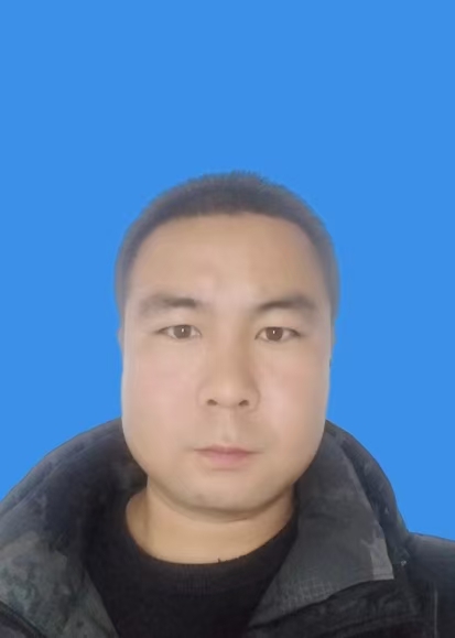 李新伟
