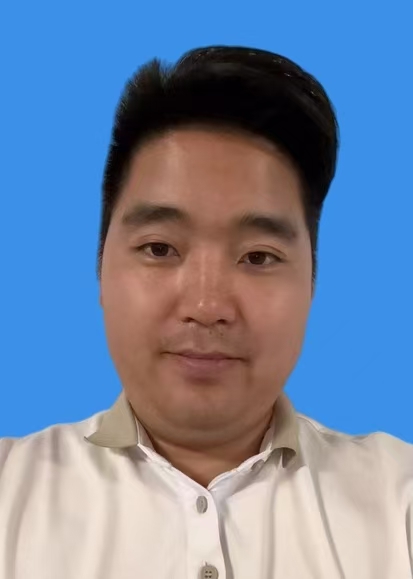 李旭