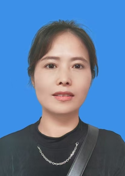 李芳