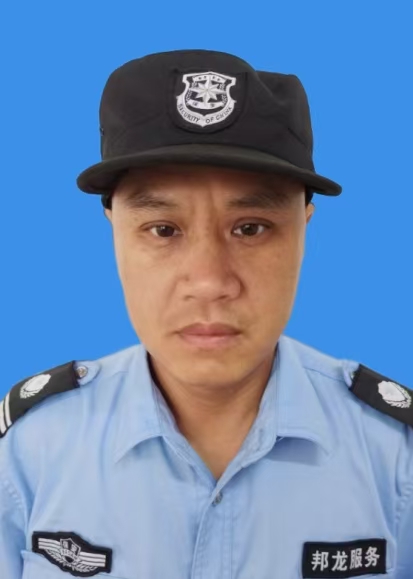 杨波