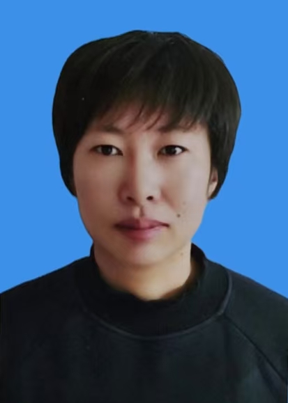 杨霞
