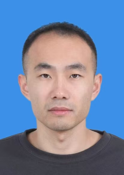 潘恭明 