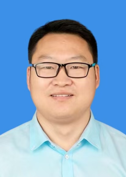 王亮
