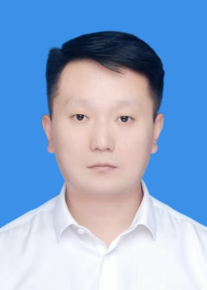 王明