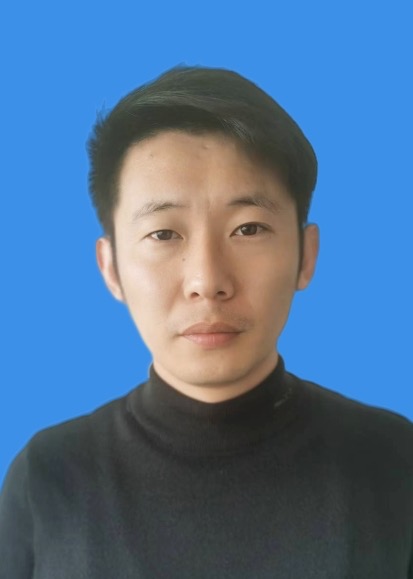 王明
