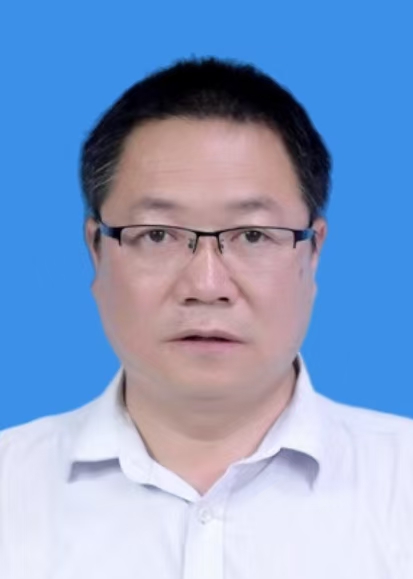 王朝英