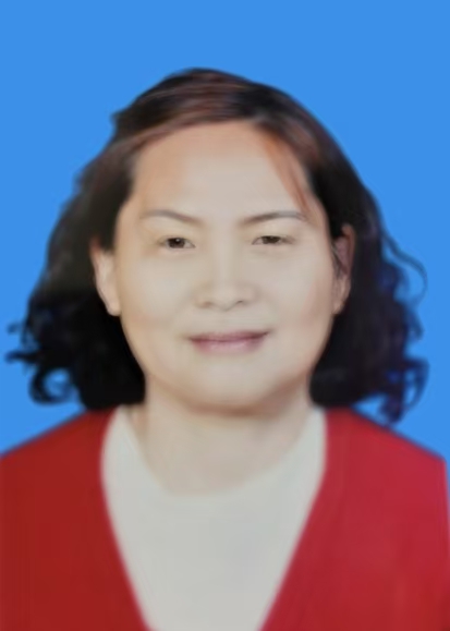 管超英