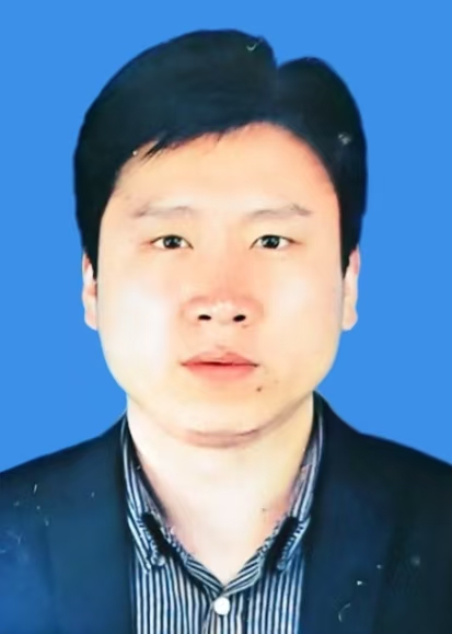 赵震