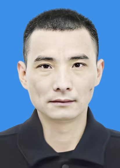 钟家文