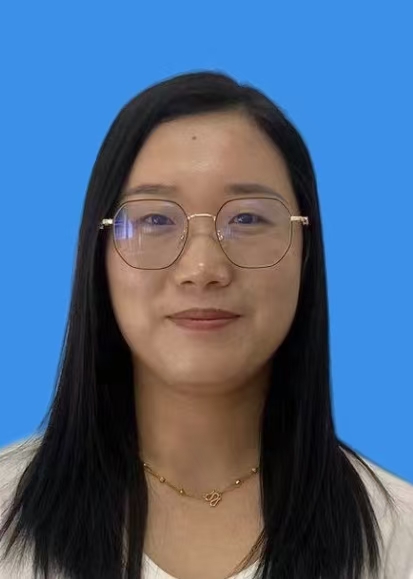 闫君