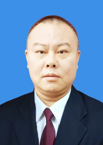 阳新亮