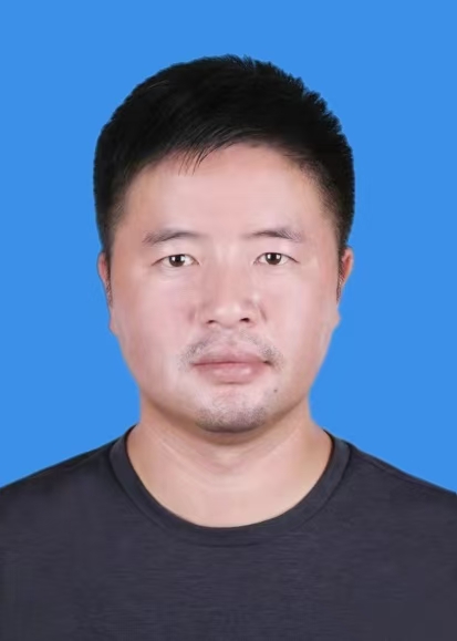 顾军