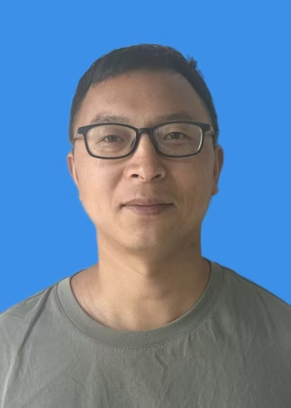 黄彦平