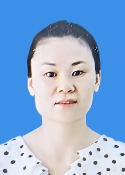 龙妍霏